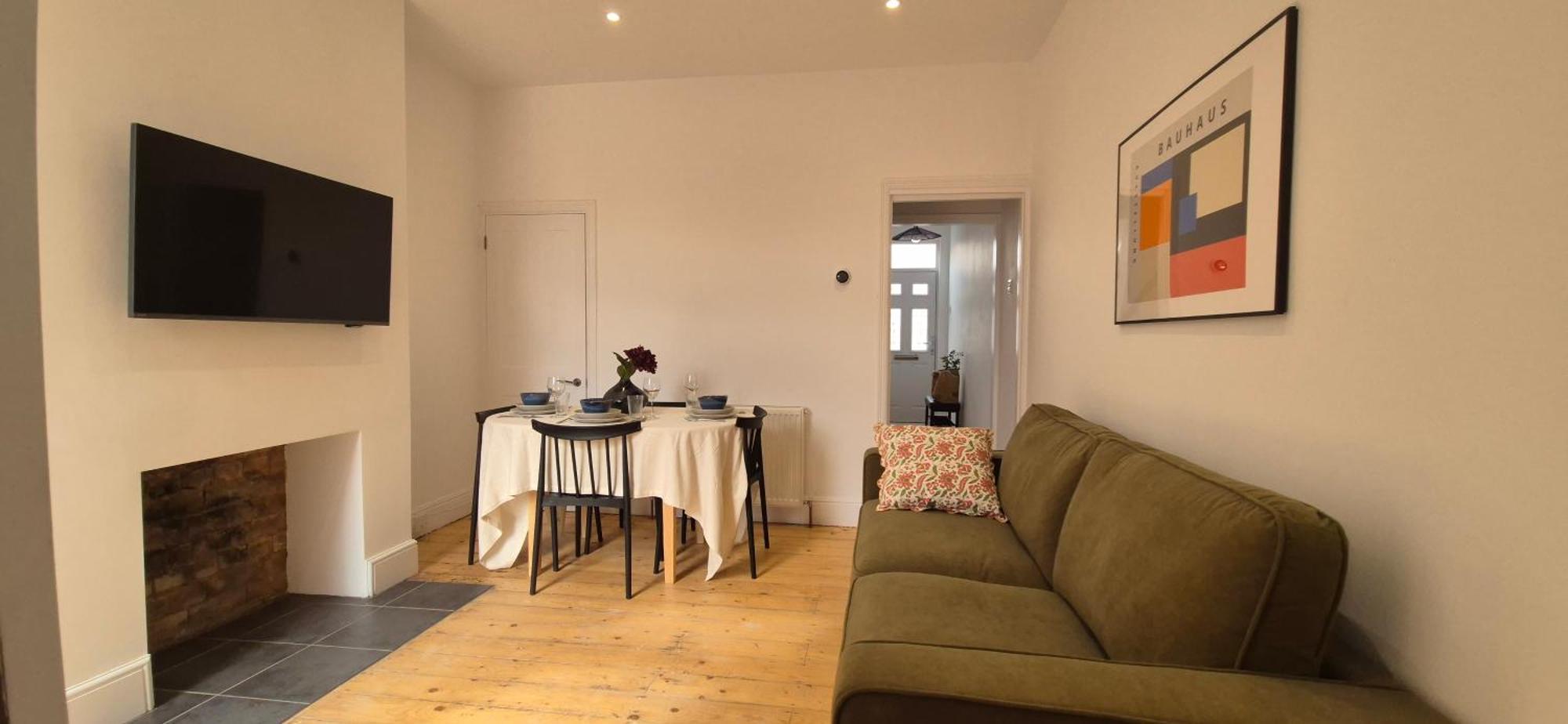 Urban Oasis Serviced - Families, Remote Work, Corporate, Contractors Apartment