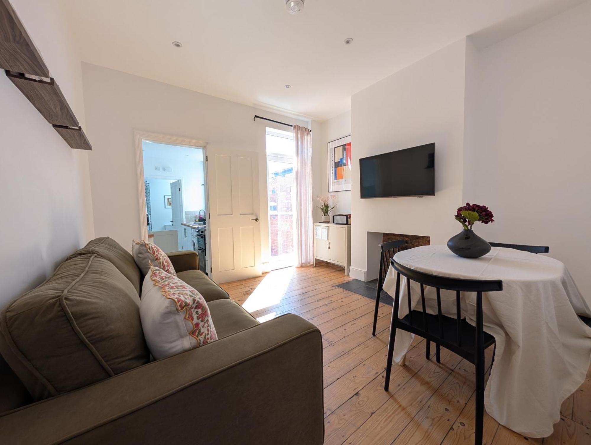 Apartamento Urban Oasis Serviced - Families, Remote Work, Corporate, Contractors *